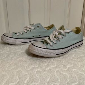 CONVERSE Women’s sz 8 color is Mint